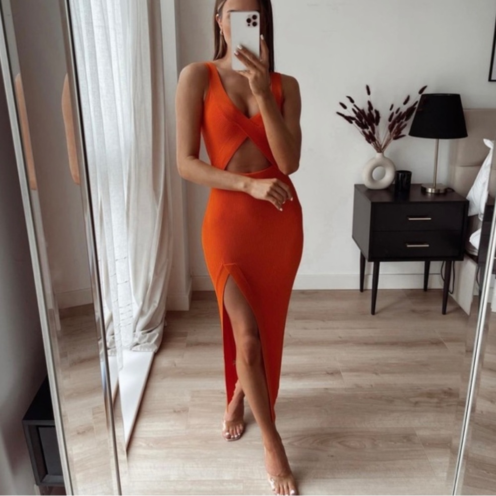 Zara Limited Edition Orange Knit Cut Out Dress Size Small SS20
